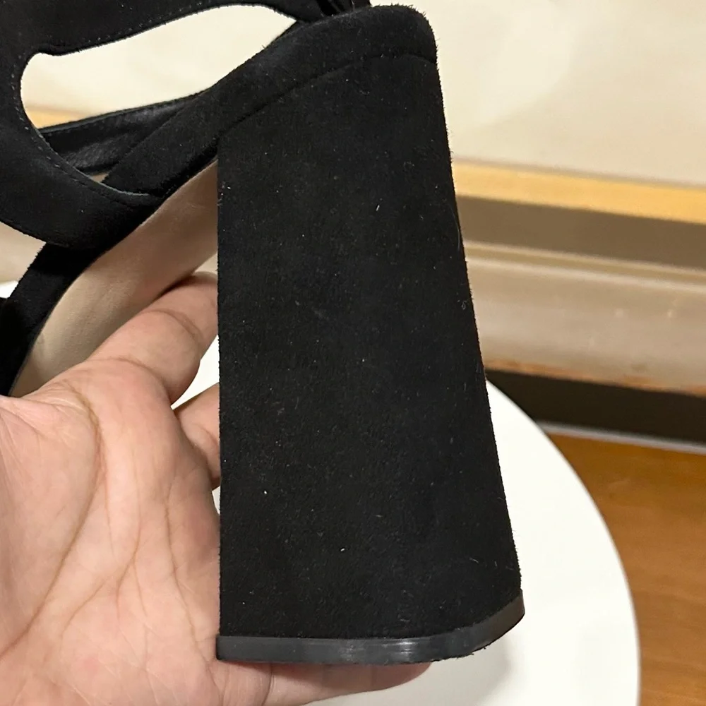 🌹LARROUDE🌹 Bee Platform Sandals Black Size: 8.5